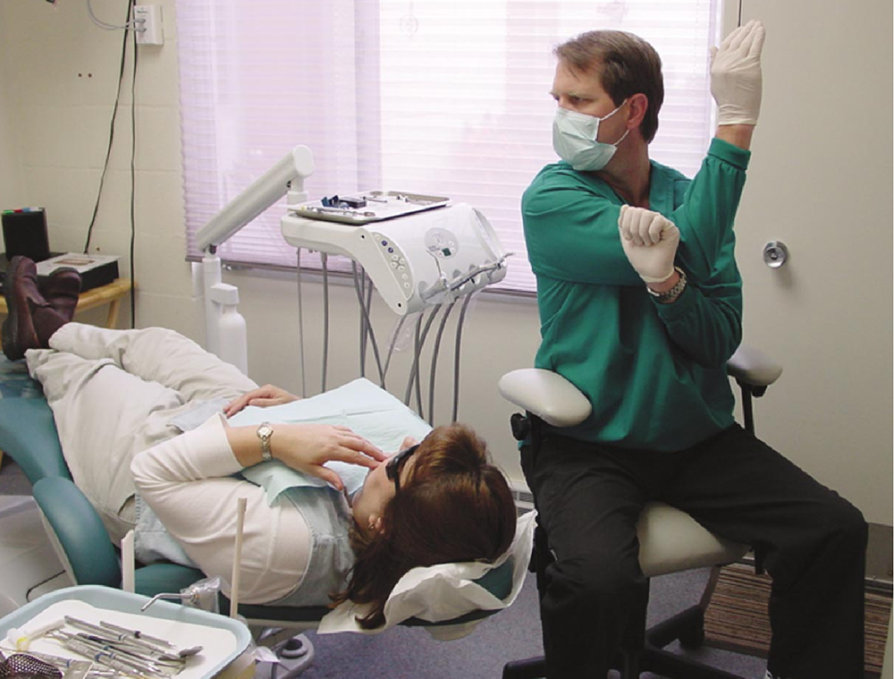 آسیب‌های شغلی دندانپزشکان